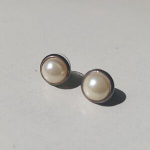 Faux Pearl Stud Earrings Cream Good Silver Tone Bezel Vintage Round